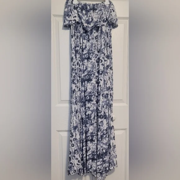 Sleeveless Floral Dress - Picture 2 of 3